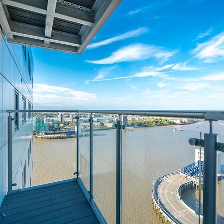 Skyvillion - London River Thames Top Floor Apartments By Woolwich Ferry, Mins To London Excel, O2 Arena , London City Airport With Parking Londres Exterior foto