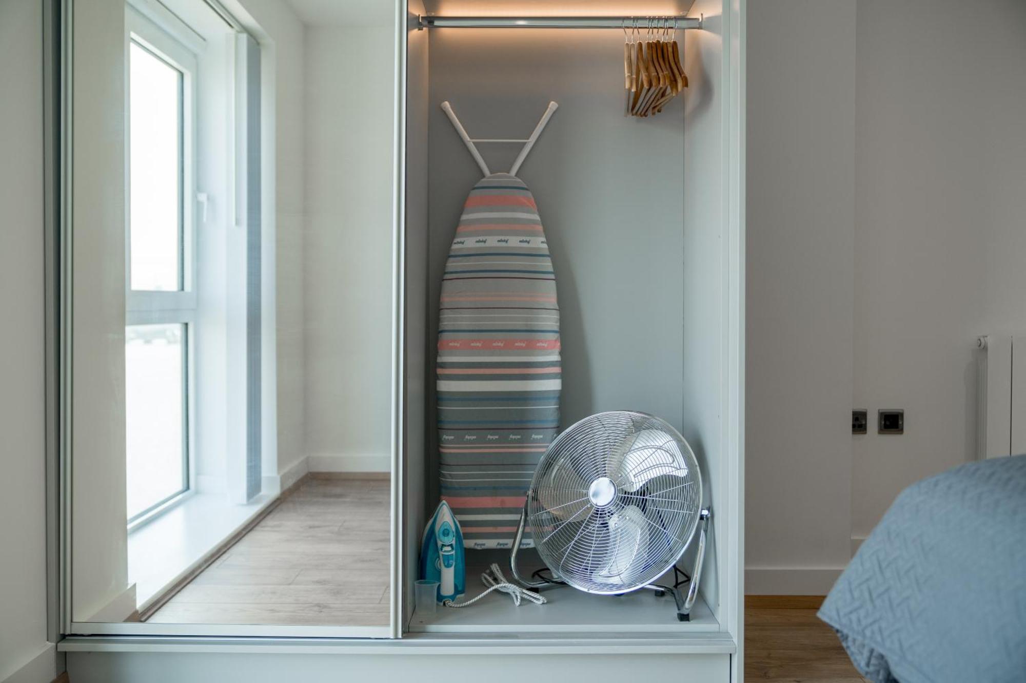 Skyvillion - London River Thames Top Floor Apartments By Woolwich Ferry, Mins To London Excel, O2 Arena , London City Airport With Parking Londres Exterior foto